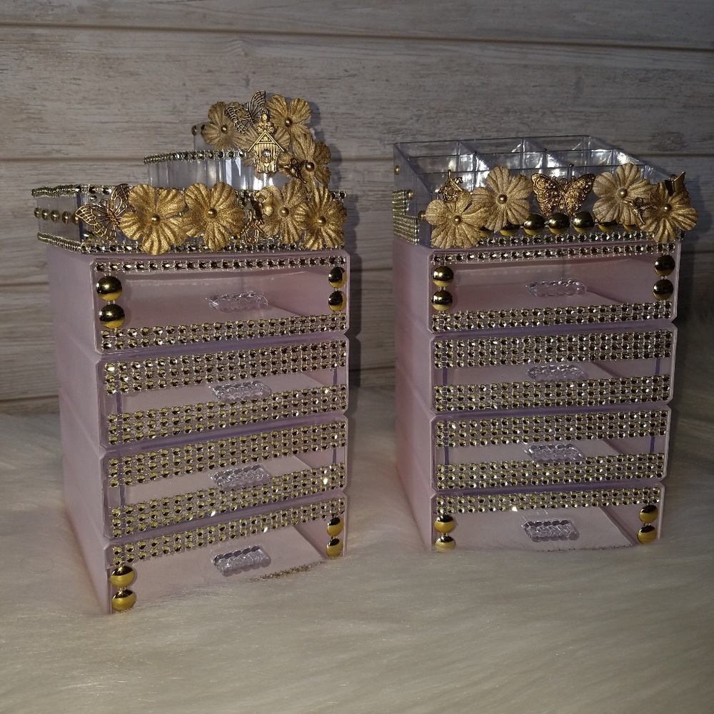 ❌SOLD❌Makeup Storage - Picture 6 of 6